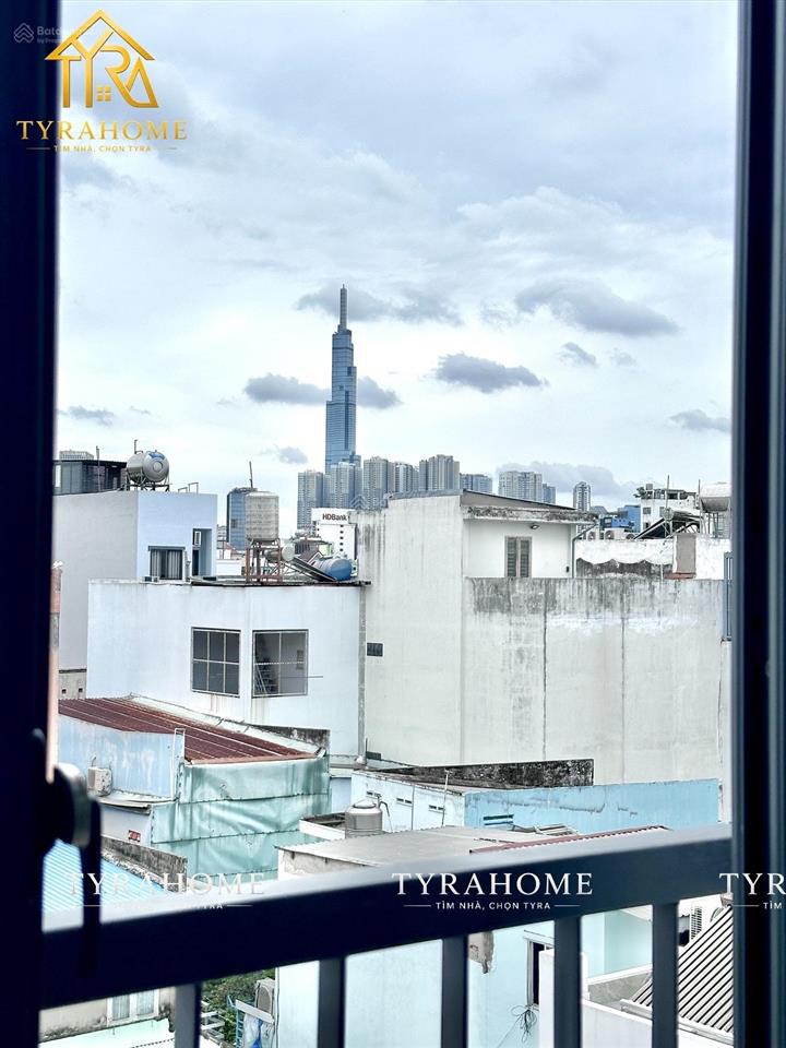 Nhà mới, miễn phí 1 tháng tiền nhà, thang máy mới, ban công thoáng mát tại bình thạnh