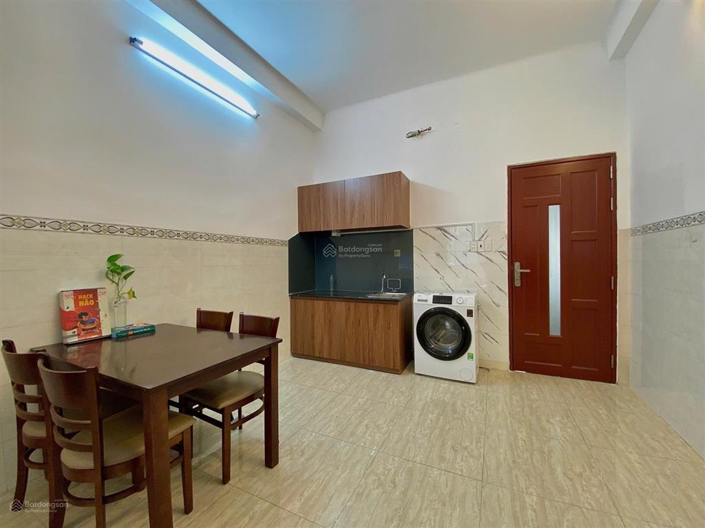 Cho thuê căn hộ studio siêu rộng 50m2  full nội thất, máy giặt riêng tại phòng, gần sân bay tsn