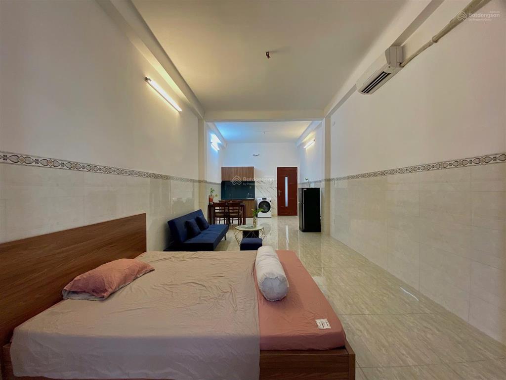 Cho thuê căn hộ studio siêu rộng 50m2  full nội thất, máy giặt riêng tại phòng, gần sân bay tsn