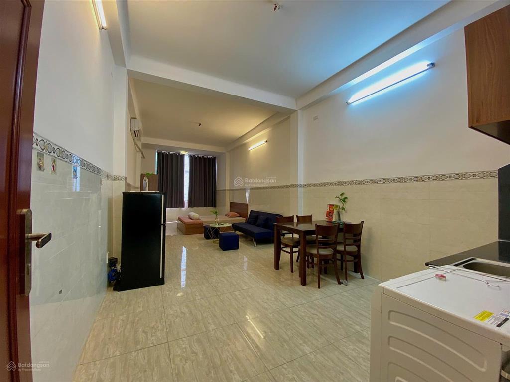 Cho thuê căn hộ studio siêu rộng 50m2  full nội thất, máy giặt riêng tại phòng, gần sân bay tsn