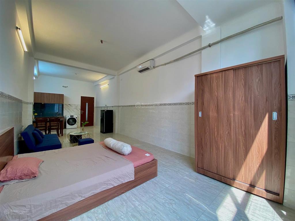 Cho thuê căn hộ studio siêu rộng 50m2  full nội thất, máy giặt riêng tại phòng, gần sân bay tsn
