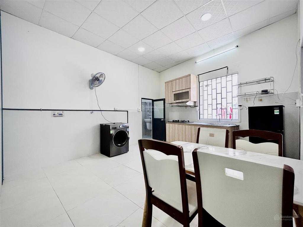 Cho thuê căn hộ 1 phòng ngủ  full nội thất  ban công sân thượng riêng tại phú nhuận
