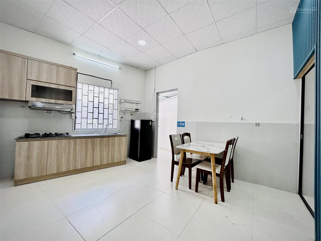 Cho thuê căn hộ 1 phòng ngủ  full nội thất  ban công sân thượng riêng tại phú nhuận