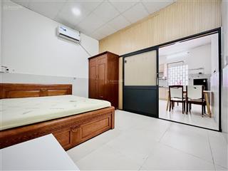 Cho thuê căn hộ 1 phòng ngủ  full nội thất  ban công sân thượng riêng tại phú nhuận