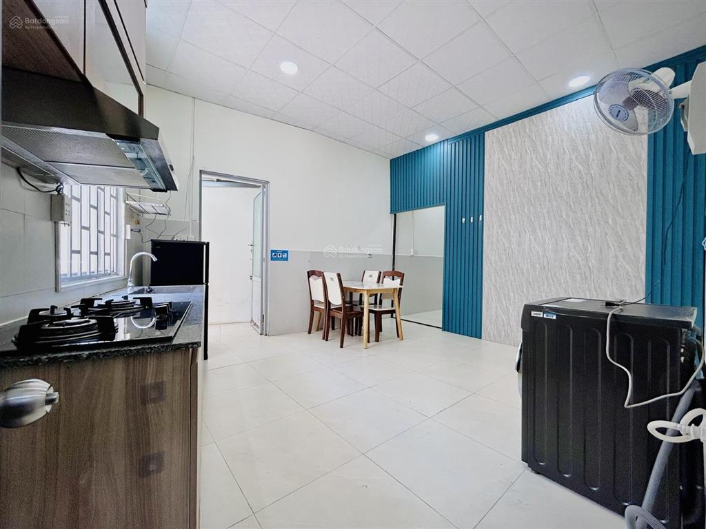 Cho thuê căn hộ 1 phòng ngủ  full nội thất  ban công sân thượng riêng tại phú nhuận