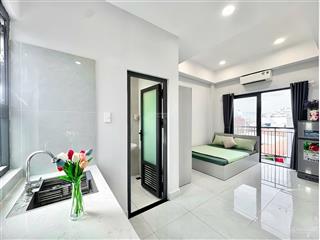 Căn hộ studio  ban công  hầm xe, thang máy, full nội thất tại tân bình