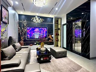 Siêu hiếm ngọc lâm long biên, có 1 không 2 thang máy full nội thất