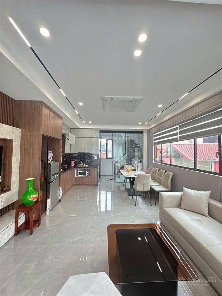Nhà nguyễn sơn long biên, ô tô vào nhà, lô góc sổ đẹp