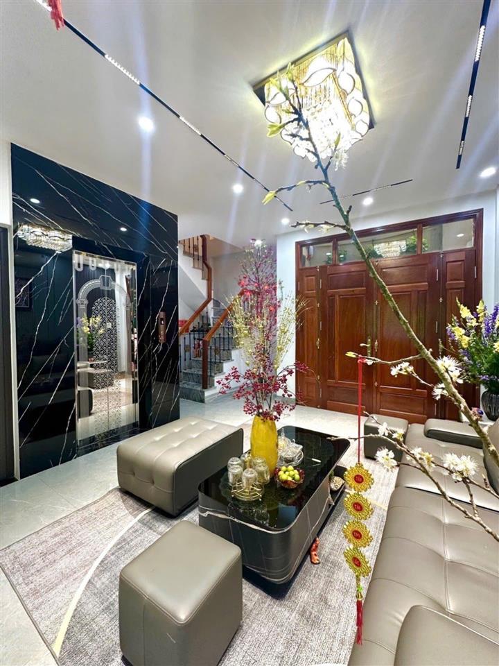 Nhà ngọc lâm bồ đề 6 tầng thang máy  ngõ ô tô  sổ sẵn giao dịch