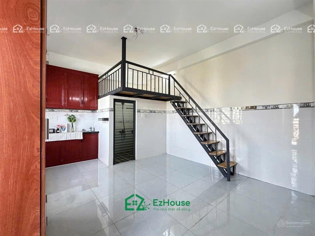Duplex có ban công  thang máy  bảo vệ gần ngã tư bốn xã  đầm sen  đh văn hiến  đh hồng bàng