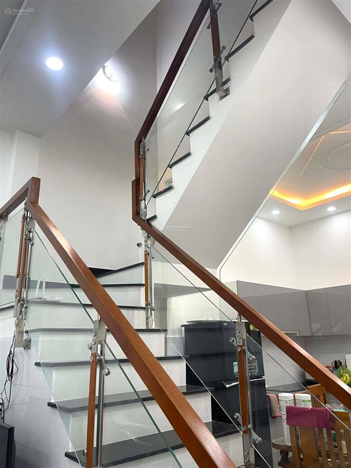 Mtkd giảm 800tr. còn 5,6 tỷ, 2 tầng btct, 56m², 4m x 14m, 2pn, 2wc, shr