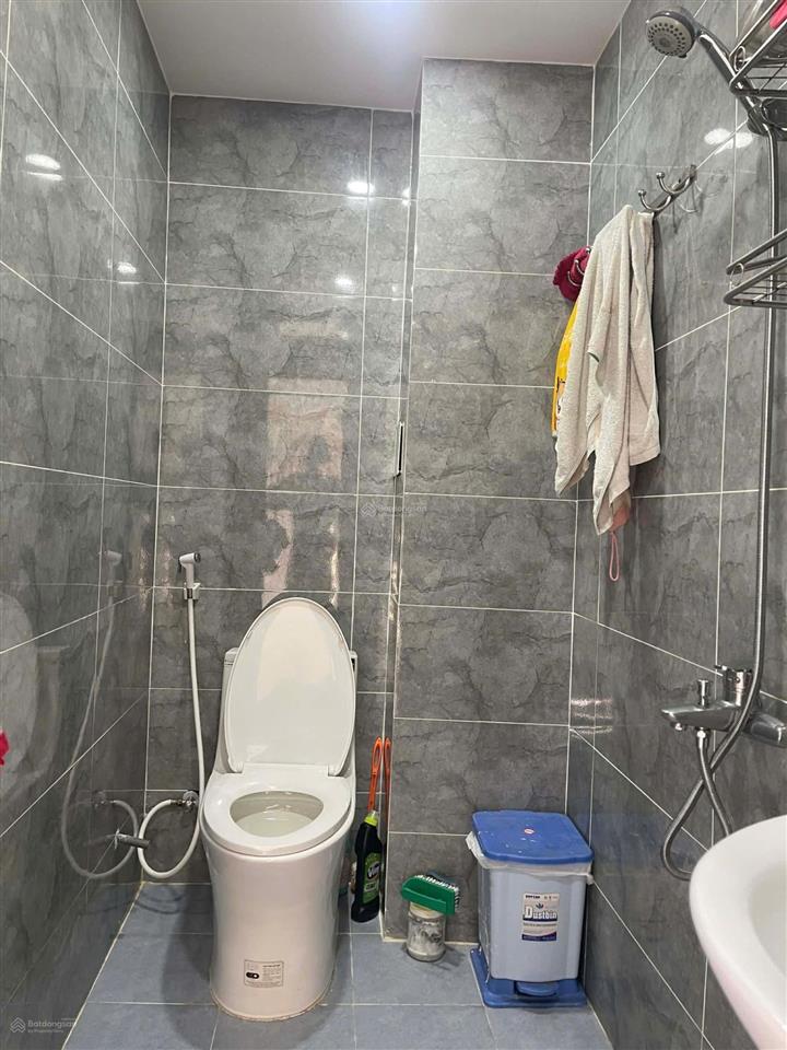 Mtkd giảm 800tr. còn 5,6 tỷ, 2 tầng btct, 56m², 4m x 14m, 2pn, 2wc, shr