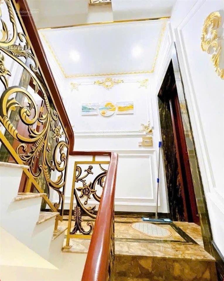 Nhà hẻm 8m thông p. tân sơn nhì, dt 4x15m, 3 lầu. ngay công viên, cách aeon 500m. giá 9.6 tỷ tl