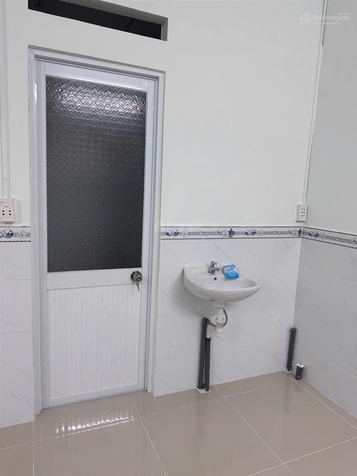Cho thuê nhà đường liên khu 89, p. bình hưng hoà, dt lớn 7.5m x 14m. giá 11.5 triệu còn tl