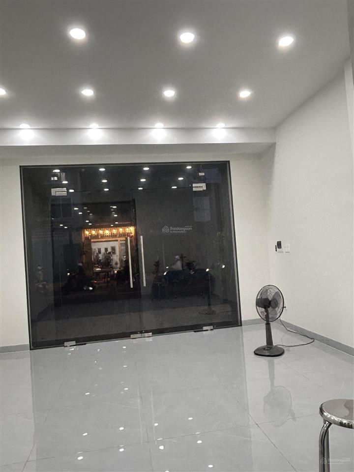 Cho thuê mặt bằng tầng trệt + 1 lầu mt độc lập  tân phú, dt 6,3m x 16m. giá 40 triệu/tháng