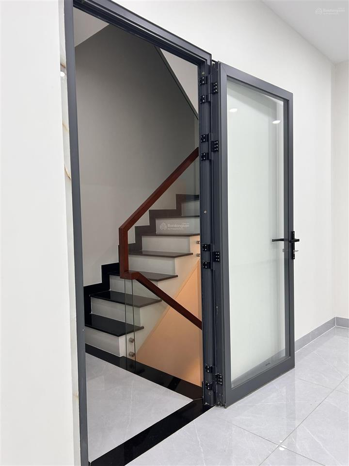 Cho thuê mặt bằng tầng trệt + 1 lầu mt độc lập  tân phú, dt 6,3m x 16m. giá 40 triệu/tháng