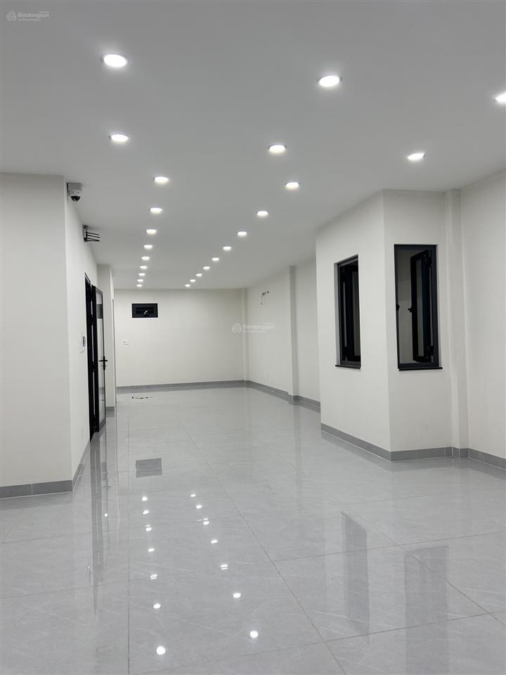 Cho thuê mặt bằng tầng trệt + 1 lầu mt độc lập  tân phú, dt 6,3m x 16m. giá 40 triệu/tháng
