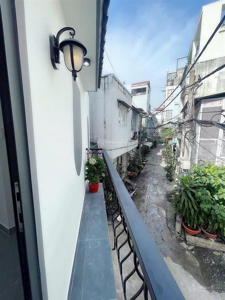 Bán nhà tân bình, âu cơ hẻm xe hơi, nhà 3 tầng chỉ 2,15 tỷ