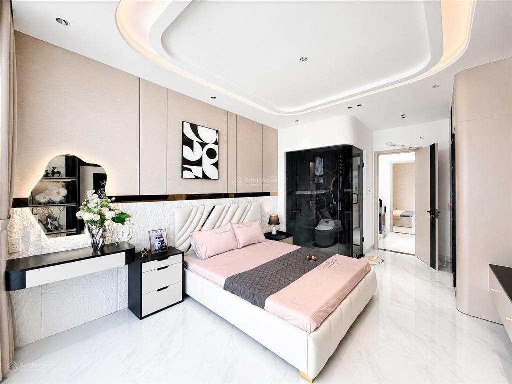 Bán nhà quận gò vấp, tú mỡ . hẻm xe hơi nhà mới 4 tầng ngay chợ gò vấp