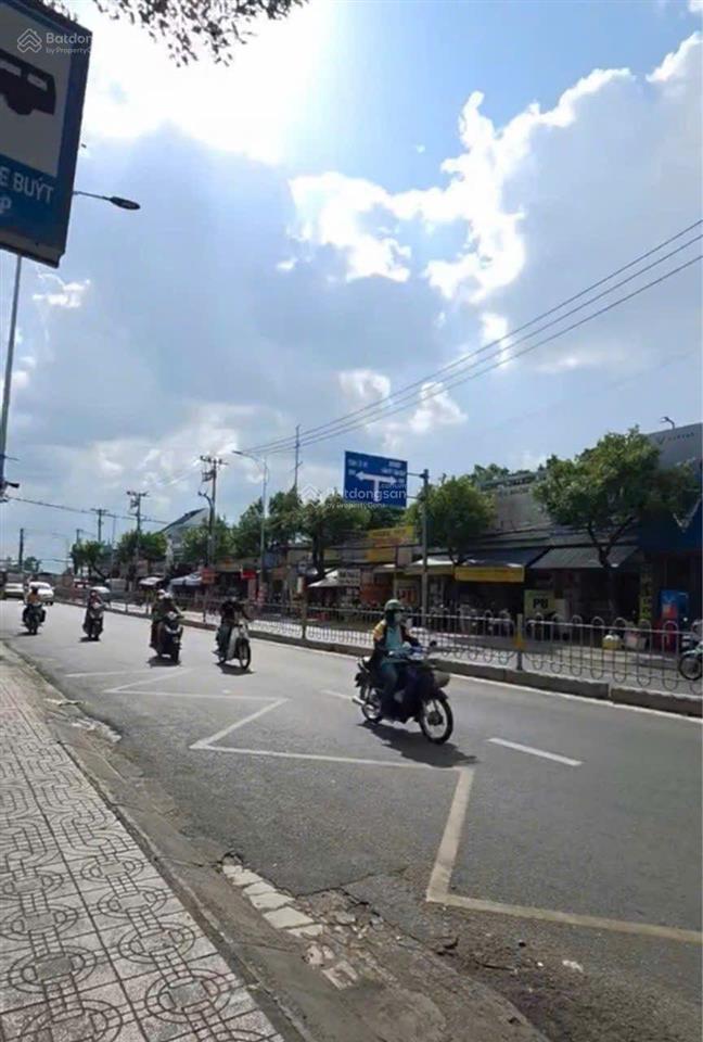 Mặt tiền kinh doanh sầm uất ngày đêm lê văn quới ngang gần 8m tiện kinh doanh đa ngành nghề