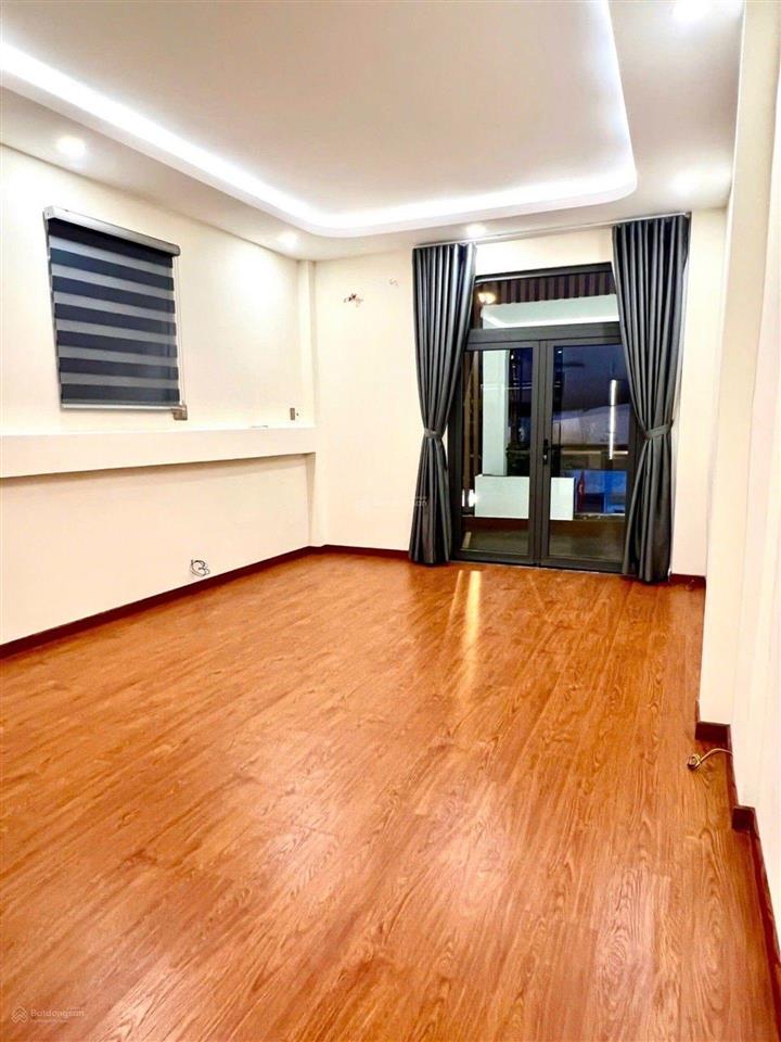 Mặt tiền kinh doanh phan xích long giáp 3/2 quận 10