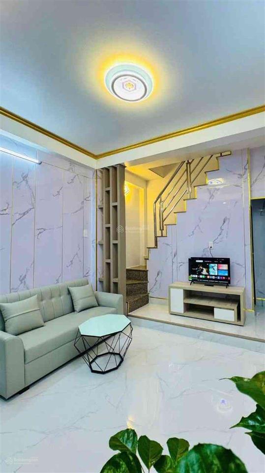 Mặt tiền 5 tầng vừa ở vừa kinh doanh đường lạc long quân kế bên đầm sen