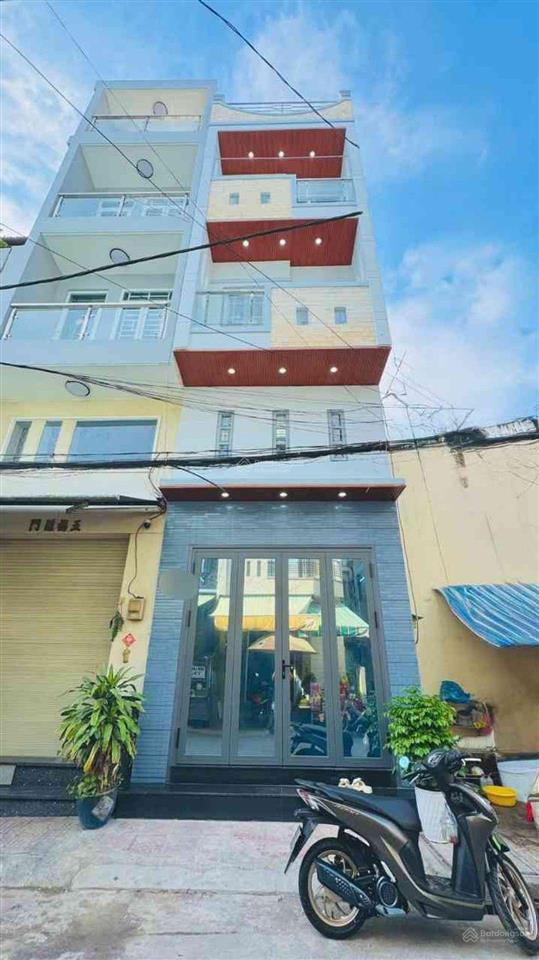 Mặt tiền 5 tầng vừa ở vừa kinh doanh đường lạc long quân kế bên đầm sen