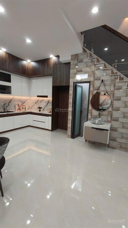 Nhà 3 tầng ngang 7m bề thế, xe hơi vô nhà ngay phan anh gần đầm sen