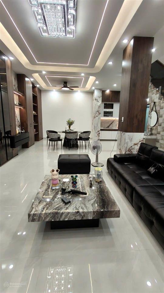 Nhà 3 tầng ngang 7m bề thế, xe hơi vô nhà ngay phan anh gần đầm sen