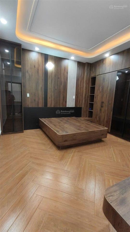 Nhà 3 tầng ngang 7m bề thế, xe hơi vô nhà ngay phan anh gần đầm sen
