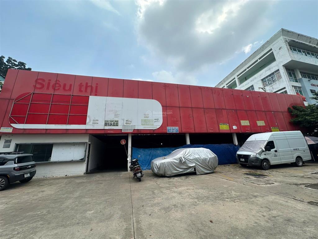Mặt tiền âu cơ 8.500m2 sàn gần nguyễn hồng đào, trương công định 120.000đ/m2
