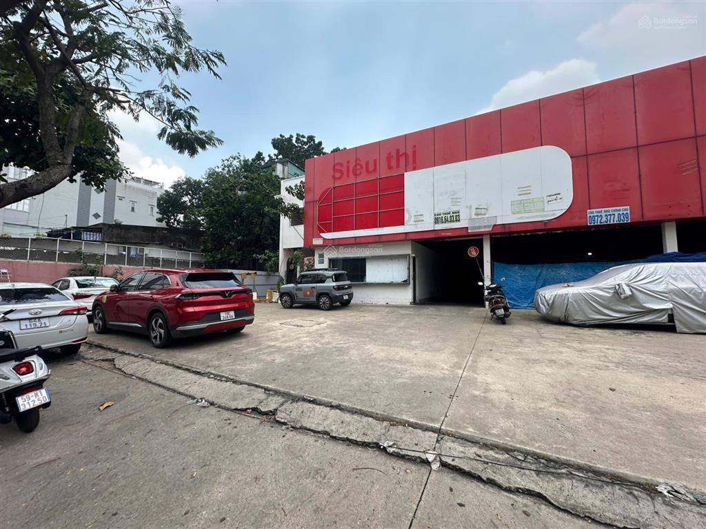 Mặt tiền âu cơ 8.500m2 sàn gần nguyễn hồng đào, trương công định 120.000đ/m2