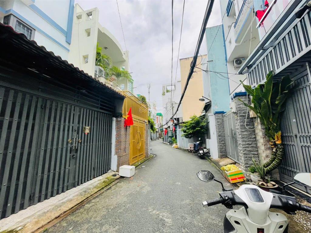 Bán nhà hẻm 93 bờ bao tân thắng, tân phú  4x16m, 2 lầu sân thượng đẹp, giá 8.2 tỷ sát aeon tân phú