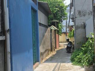 Cho thuê cả nhà lâu dài cho gia đình trẻ, có đầy đủ tiện nghi nóng lạnh, điều hòa, nhà mới chuyển