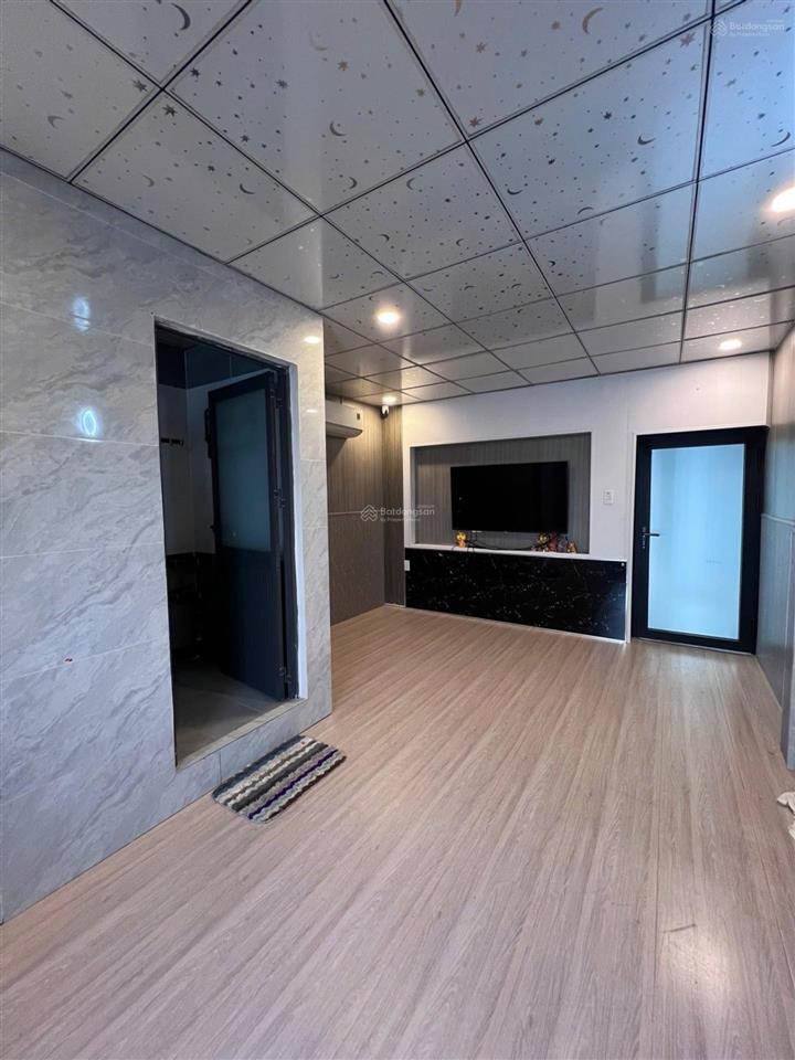 Nhà 2 mặt tiền hẻm trước sau  xe hơi ngủ trong nhà  ngay khu celadon tân phú