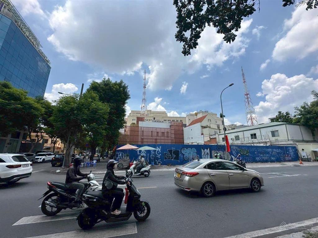 Cho thuê lâu dài khu đất mặt tiền đối diện bca góc đường nguyễn trãi  nguyễn cảnh chân, tp. hcm