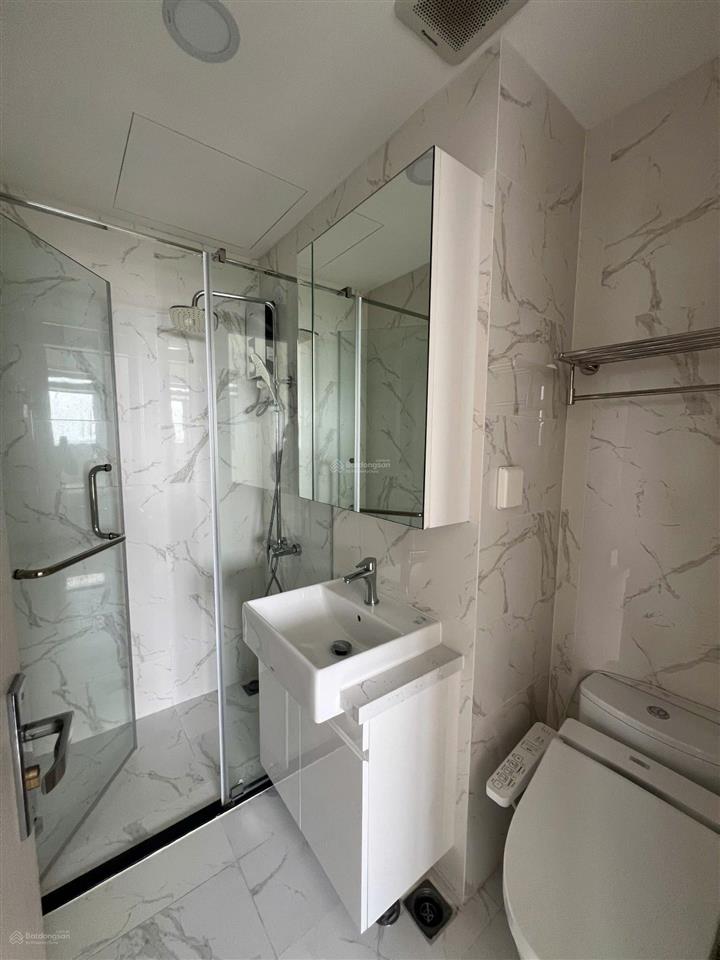 Hiếm căn góc, tầng cao, view pháo hoa + thủ thiêm và sông sài gòn. vốn tự có 3.5 tỷ nhận nhà