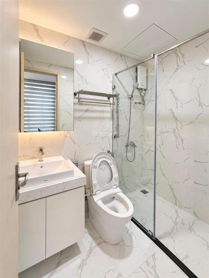 Cho thuê căn hộ 2pn2wc full nội thất, nhà mới 100% vào ở ngay, tầng cao, view sông ngay thủ thiêm
