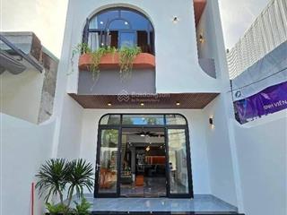 Nhà quận 6  5x20m 1 trệt 3 lầu 4pn  hxt  shr giá chỉ 2.5 tỉ