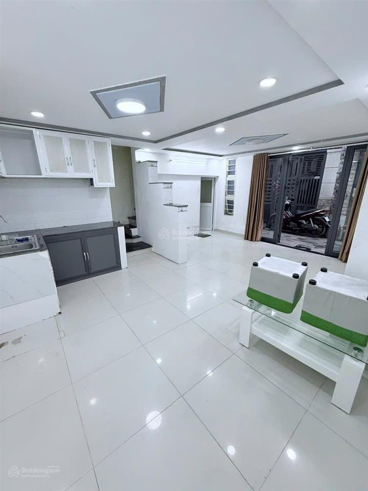 Nhà bình tân 4 tỉ 5x23m, 1 trệt 4 lầu shr  hxt  8pn  8wc