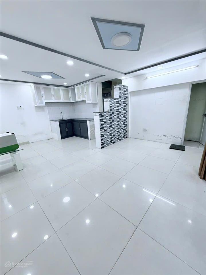 Nhà bình tân 4 tỉ 5x23m, 1 trệt 4 lầu shr  hxt  8pn  8wc
