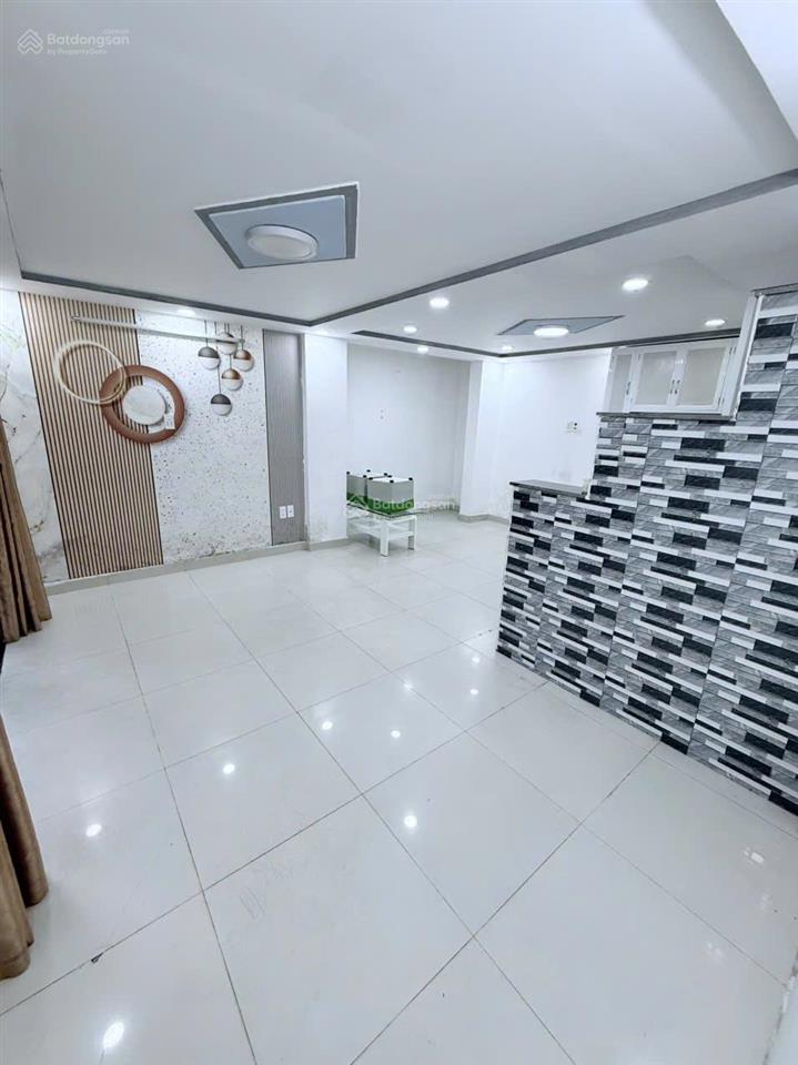 Nhà bình tân 4 tỉ 5x23m, 1 trệt 4 lầu shr  hxt  8pn  8wc