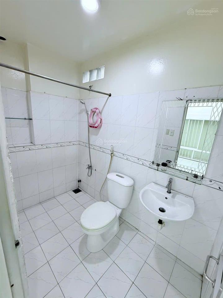 Nhà bình tân 4 tỉ 5x23m, 1 trệt 4 lầu shr  hxt  8pn  8wc