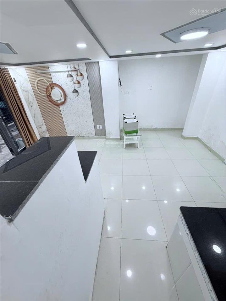 Nhà bình tân 4 tỉ 5x23m, 1 trệt 4 lầu shr  hxt  8pn  8wc