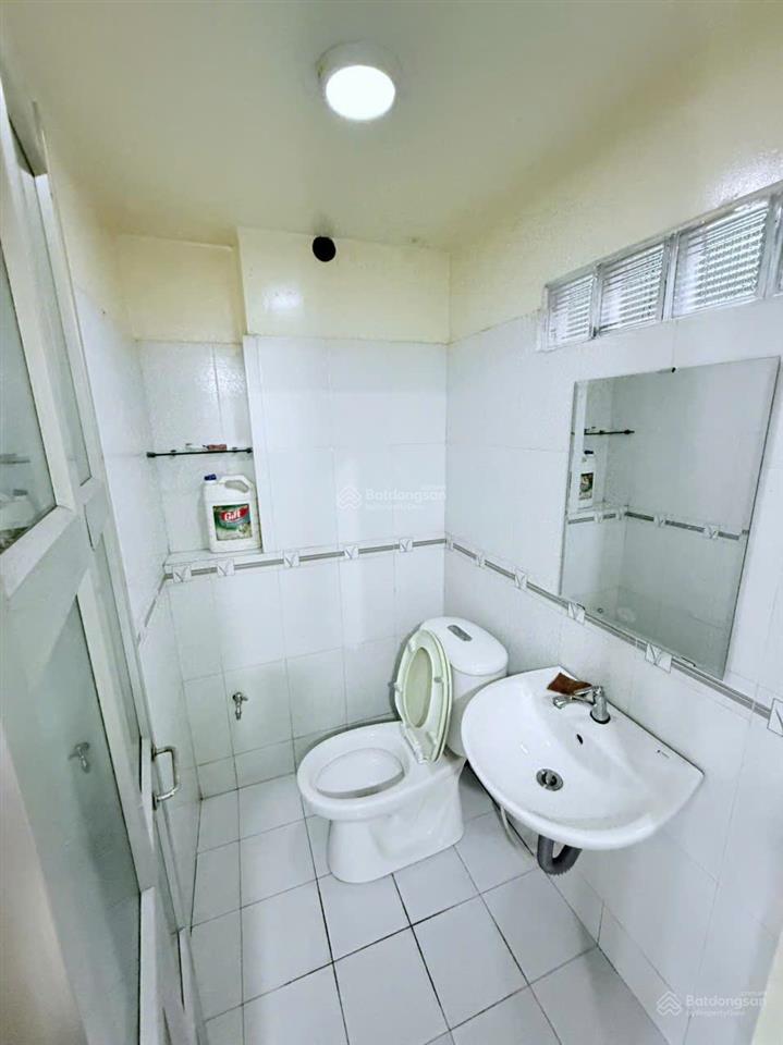Nhà bình tân 4 tỉ 5x23m, 1 trệt 4 lầu shr  hxt  8pn  8wc