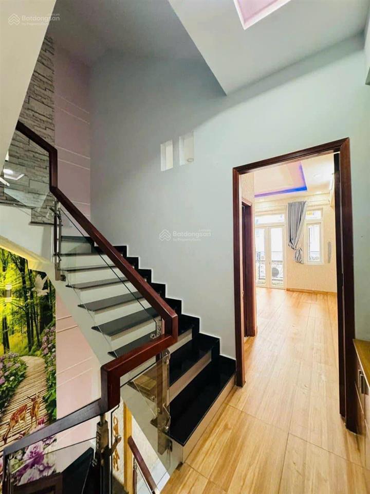 Nhà mt nhựa đ. 3/2, quận 10, 1 trệt 3 lầu dt 90m2 6x15m shr full thổ, đường 10m giá 8 tỉ còn tl