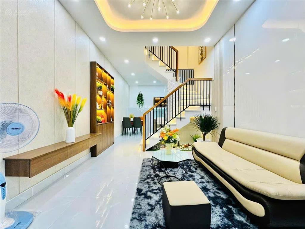 Nhà mt nhựa đ. 3/2, quận 10, 1 trệt 3 lầu dt 90m2 6x15m shr full thổ, đường 10m giá 8 tỉ còn tl