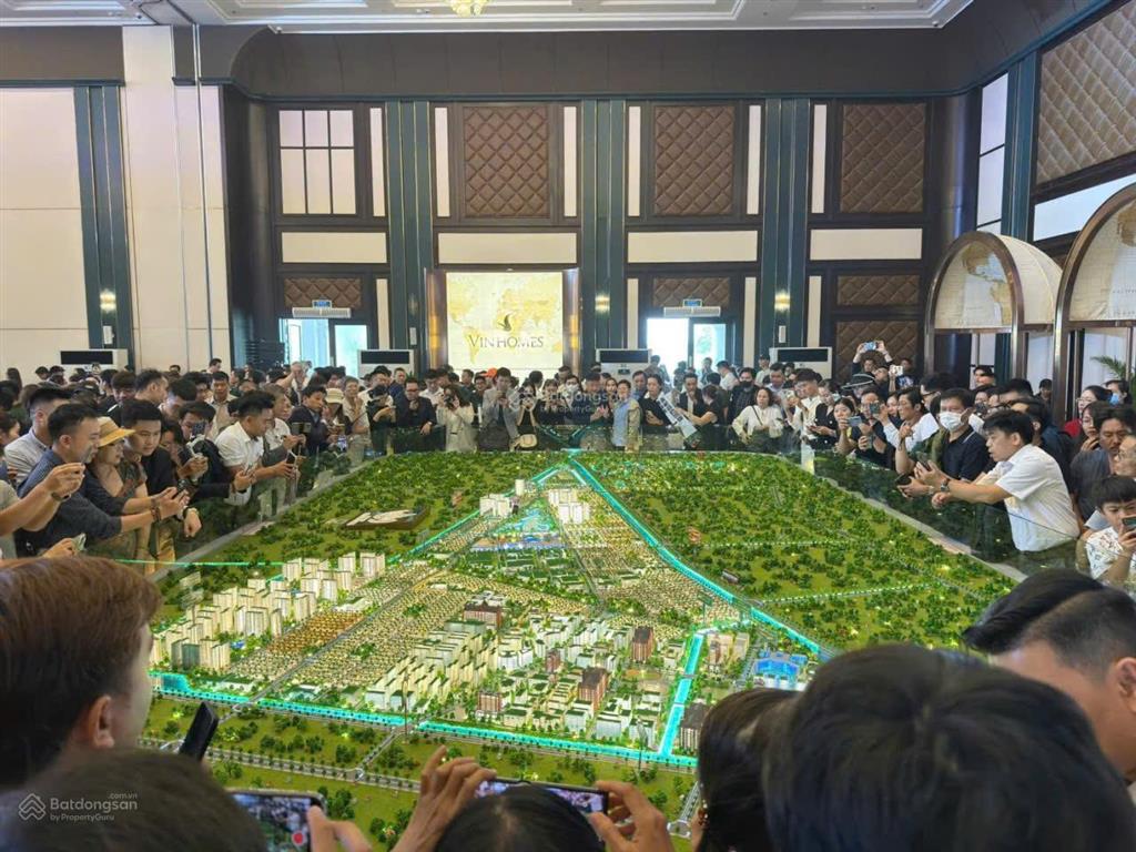 Vinhome hóc môn giá f0 thanh toán 900 triệu mt nhựa 40m view công viên