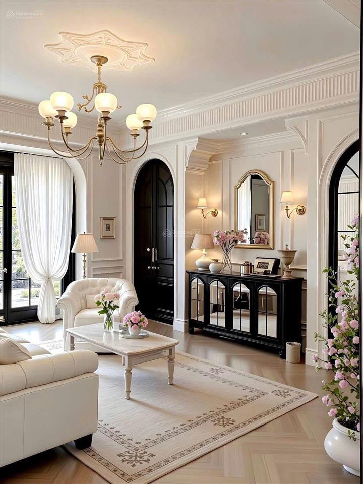 Dinh thự trên không kề phố cổ gần, 500m2  hơn 49 tỷ