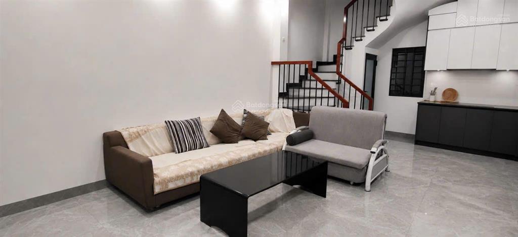Bán nhà ngô gia tự  phân lô  oto đỗ cổng full nt  30m 5 tầng chỉ 6 tỷ
